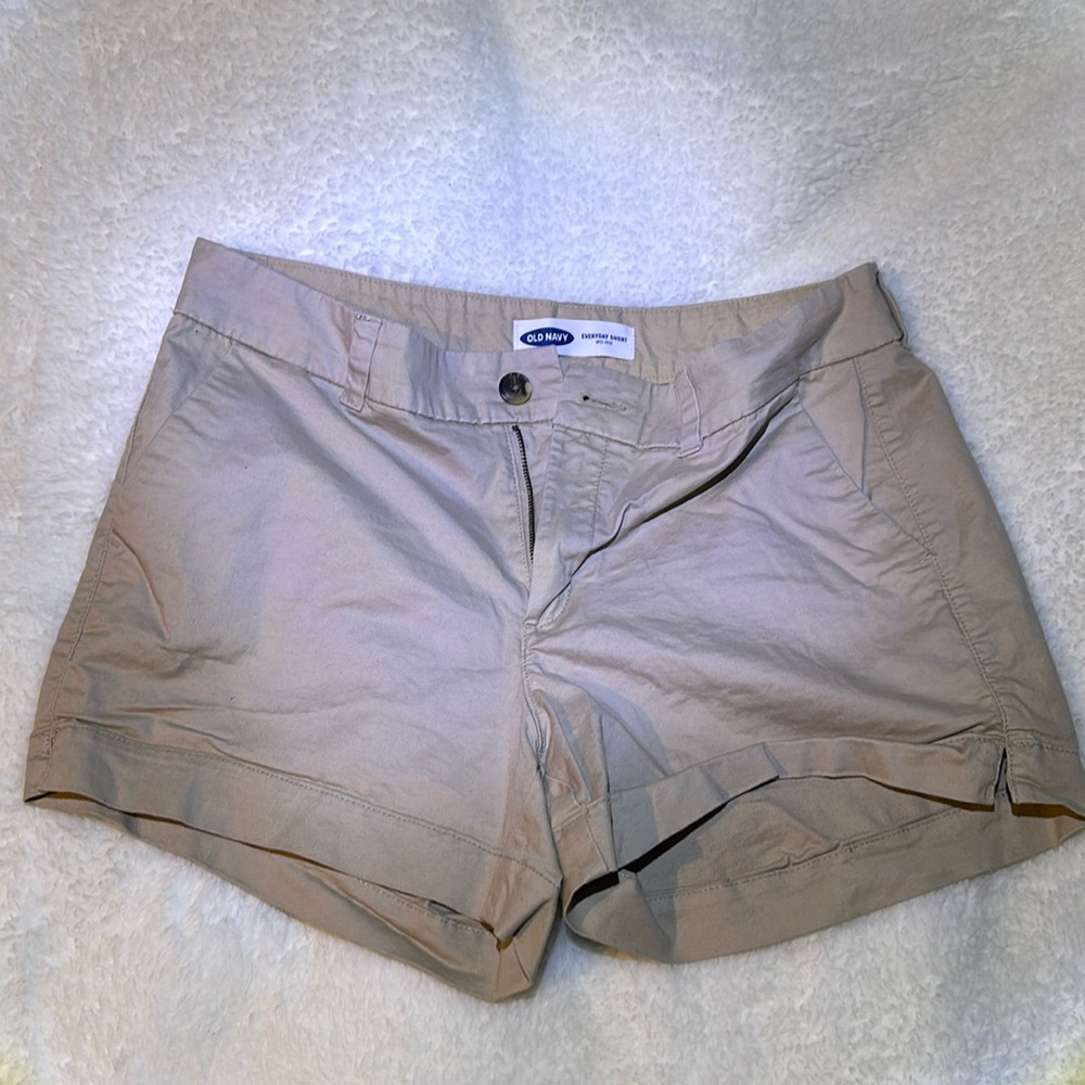 Old Navy Women's Cargo Mid Rise Shorts
